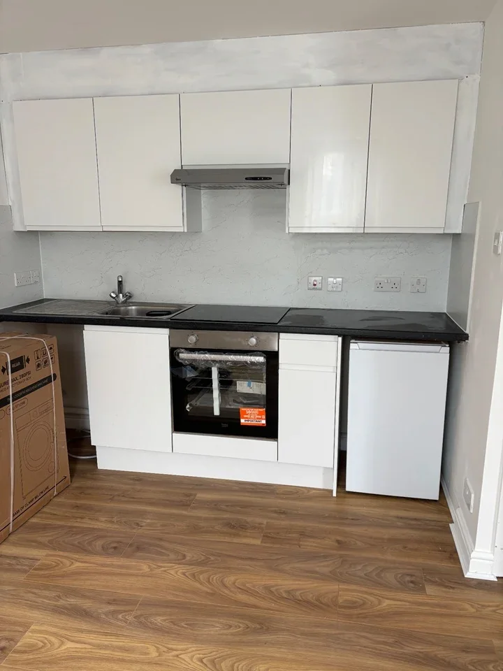 Flat Oakfield Road in Greater London