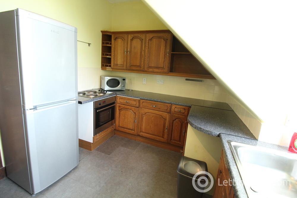 Flat Broomhill Road in London