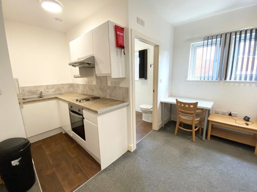 Flat Paradise Street in Portsmouth
