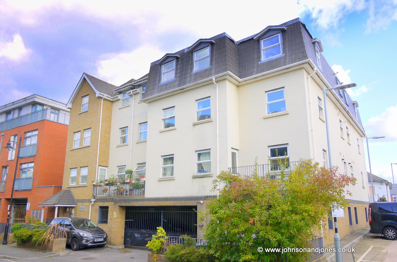 Flat Fox Lane North in Borough of Runnymede