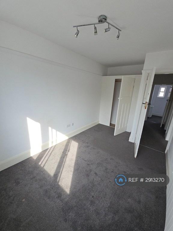 Flat Ware Road in Hoddesdon