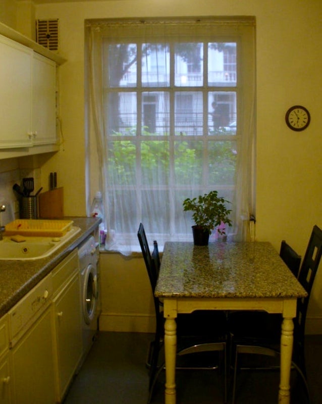 Room Alderney Street in City of Westminster