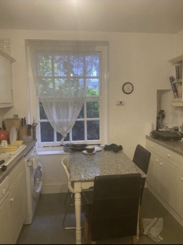 Room Alderney Street in City of Westminster
