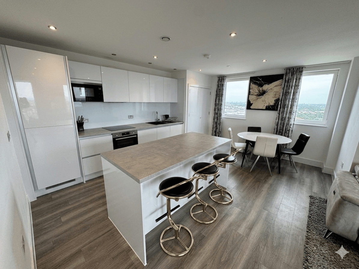 Flat Healum Avenue in Greater London