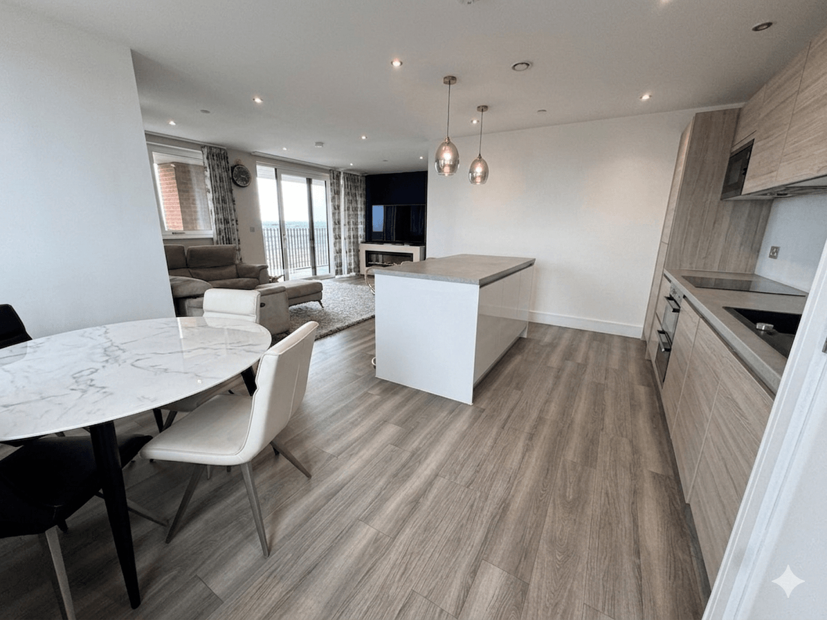 Flat Healum Avenue in Greater London