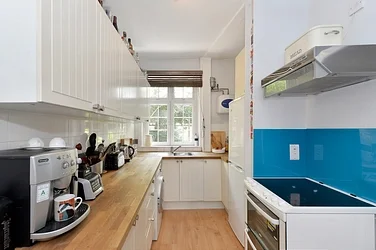 Flat Carrara Wharf in Greater London