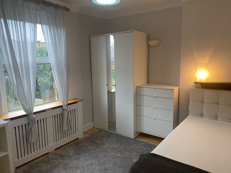 Room Whitehall Gardens in Greater London