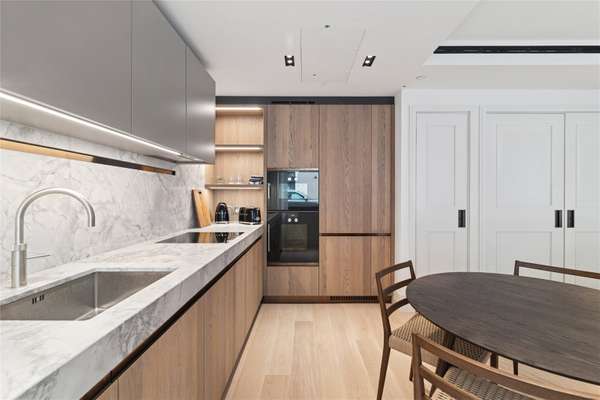 Flat Redan Place in City of Westminster