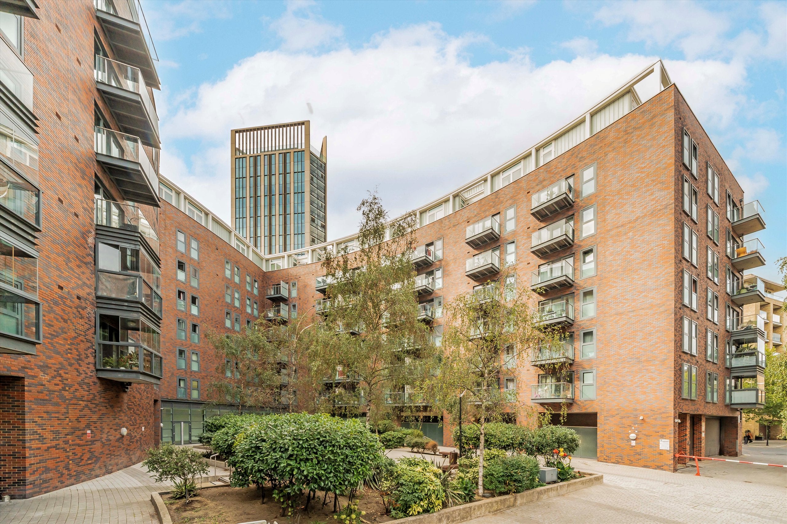 Flat Surrey Quays Road in Greater London
