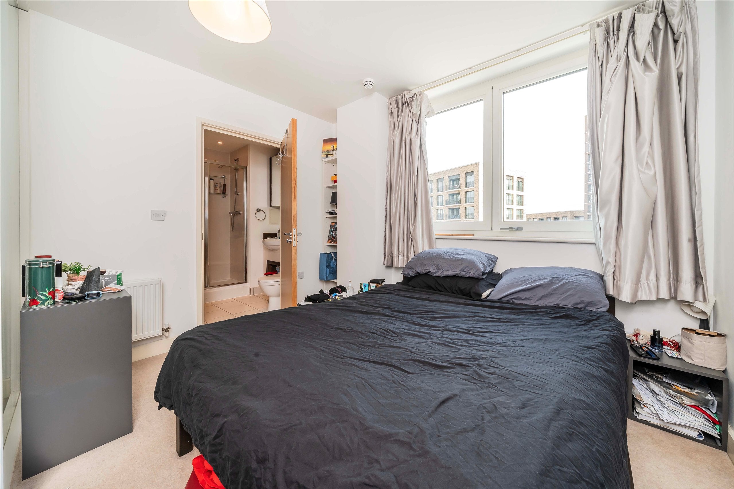 Flat Surrey Quays Road in Greater London