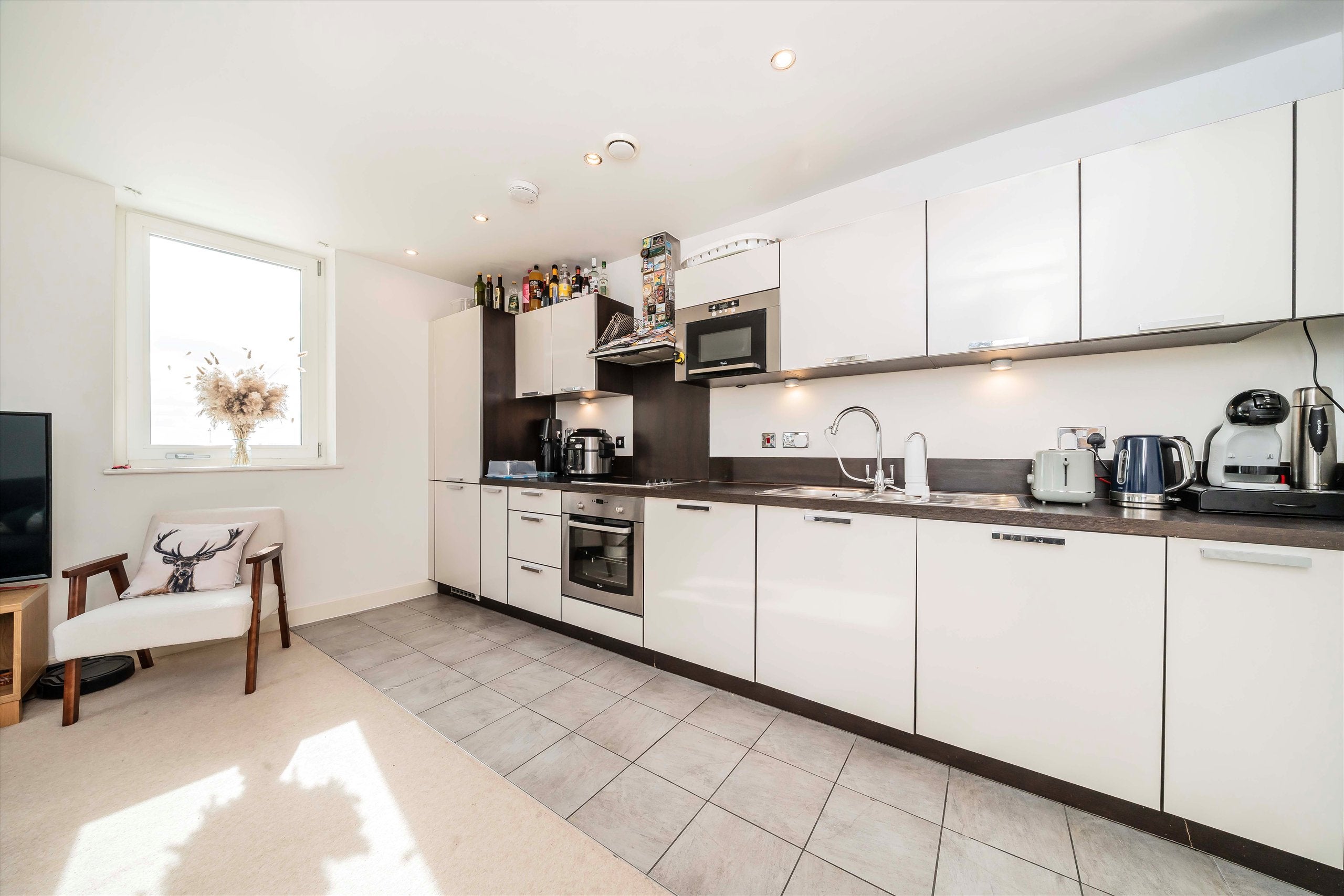 Flat Surrey Quays Road in Greater London