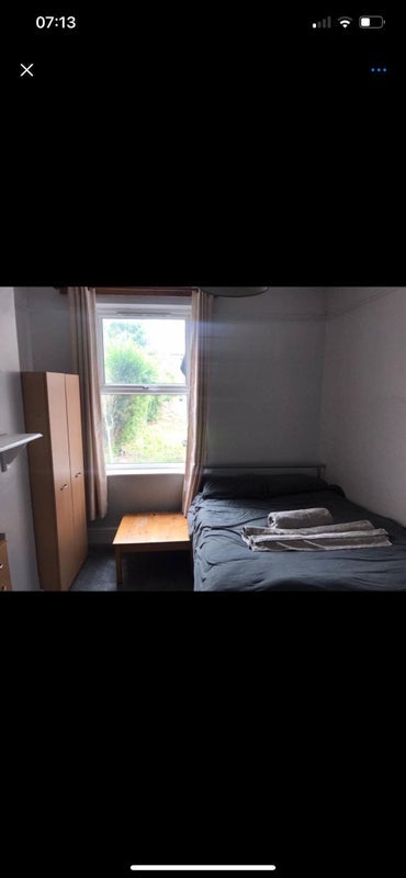 Room Thompson Road in Sheffield
