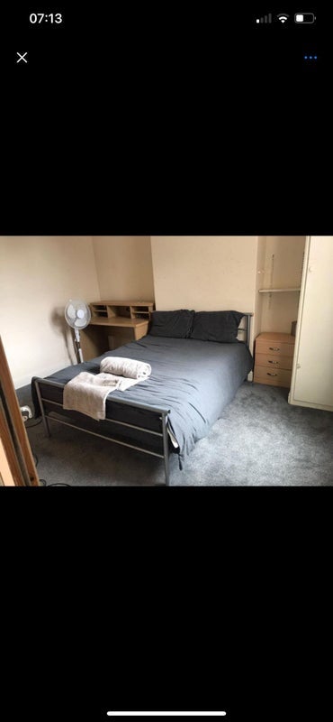 Room Thompson Road in Sheffield