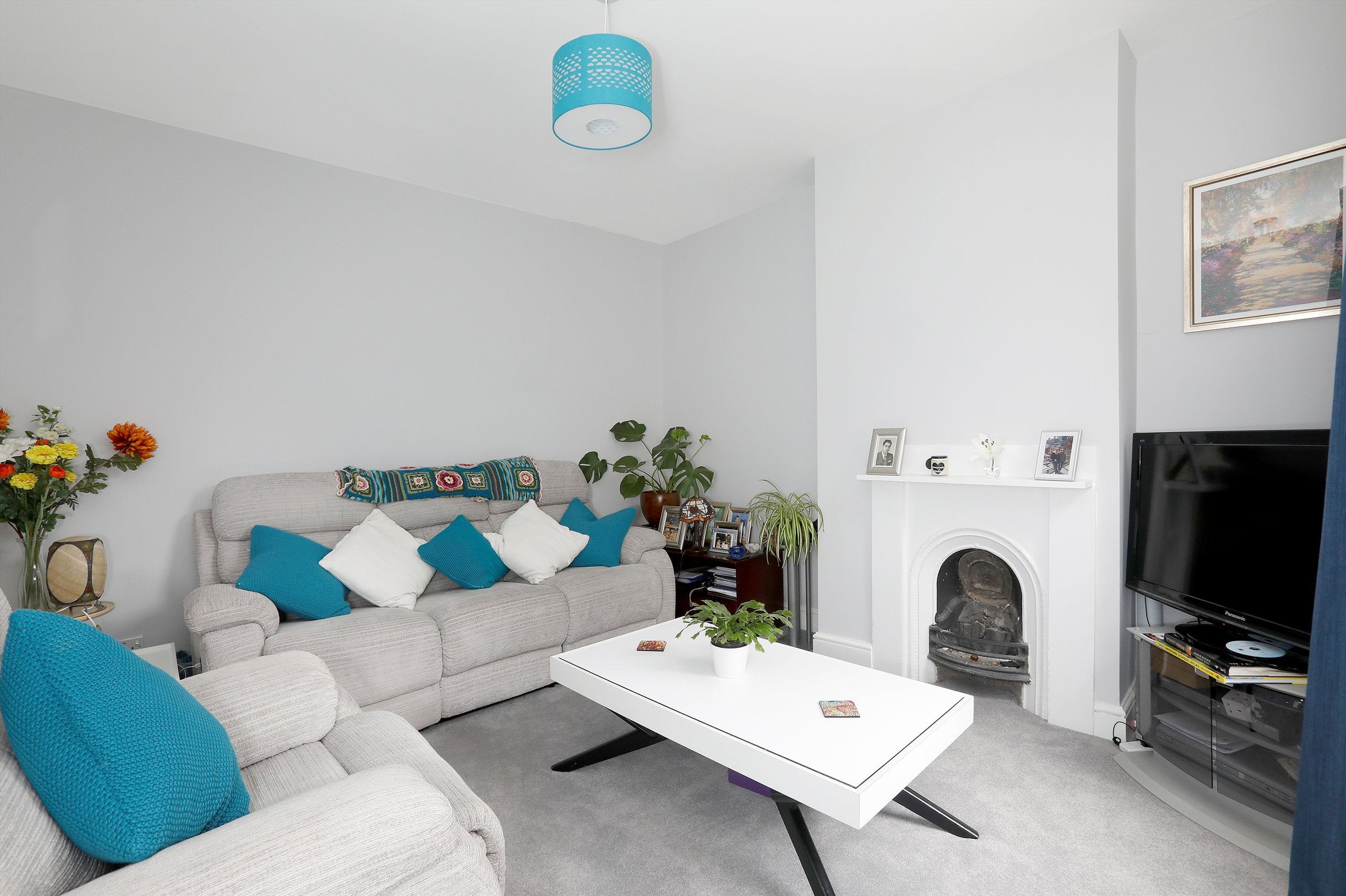 Flat Dupree Road in Greater London