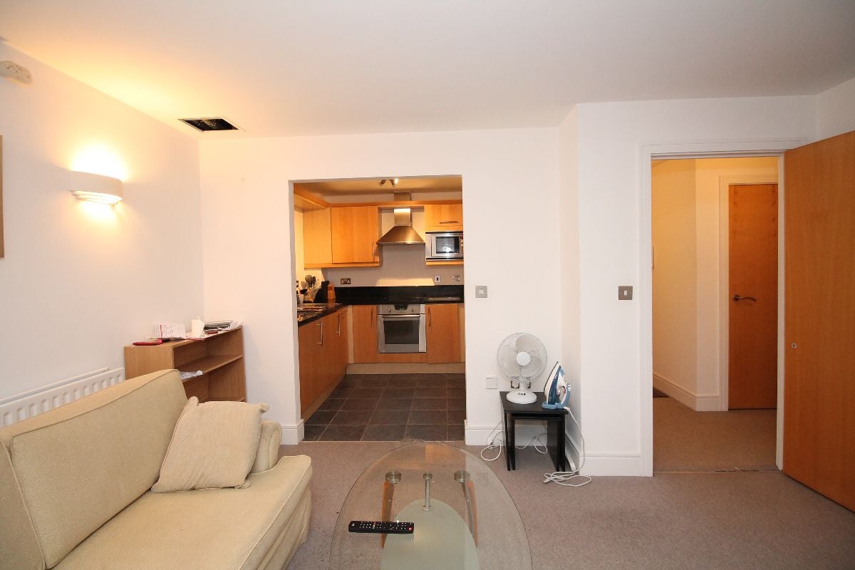 Flat Cassilis Road in Greater London