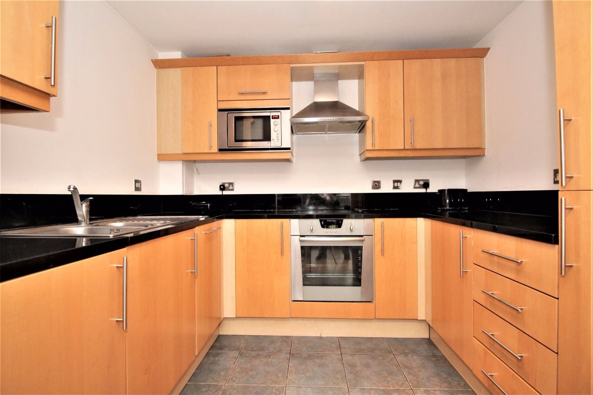 Flat Cassilis Road in Greater London