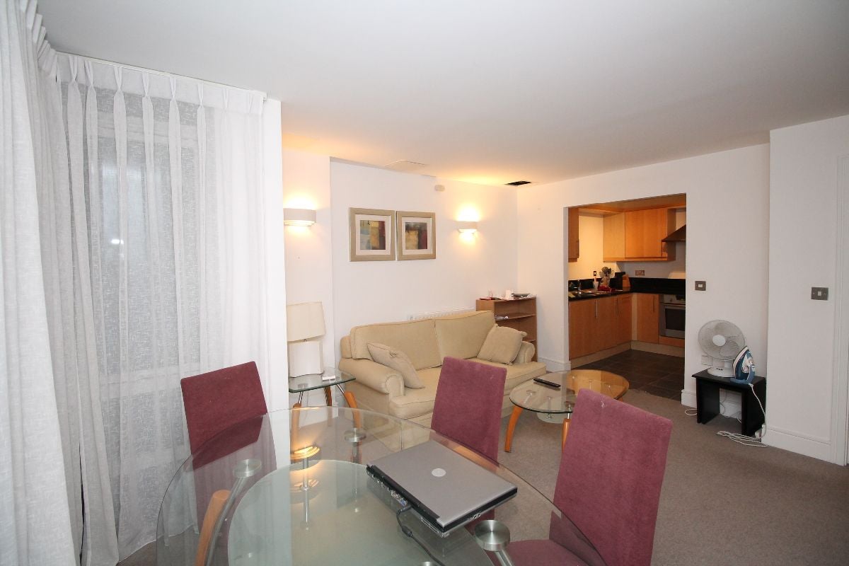 Flat Cassilis Road in Greater London