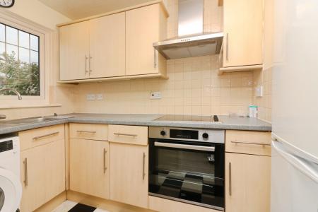 House Larkins Close in North Hertfordshire