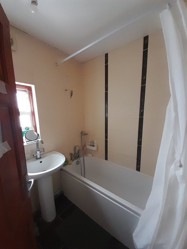 Room Seventh Avenue in Greater London