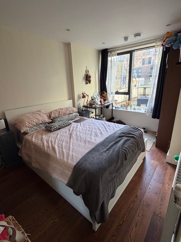 Room Turner Street in Greater London