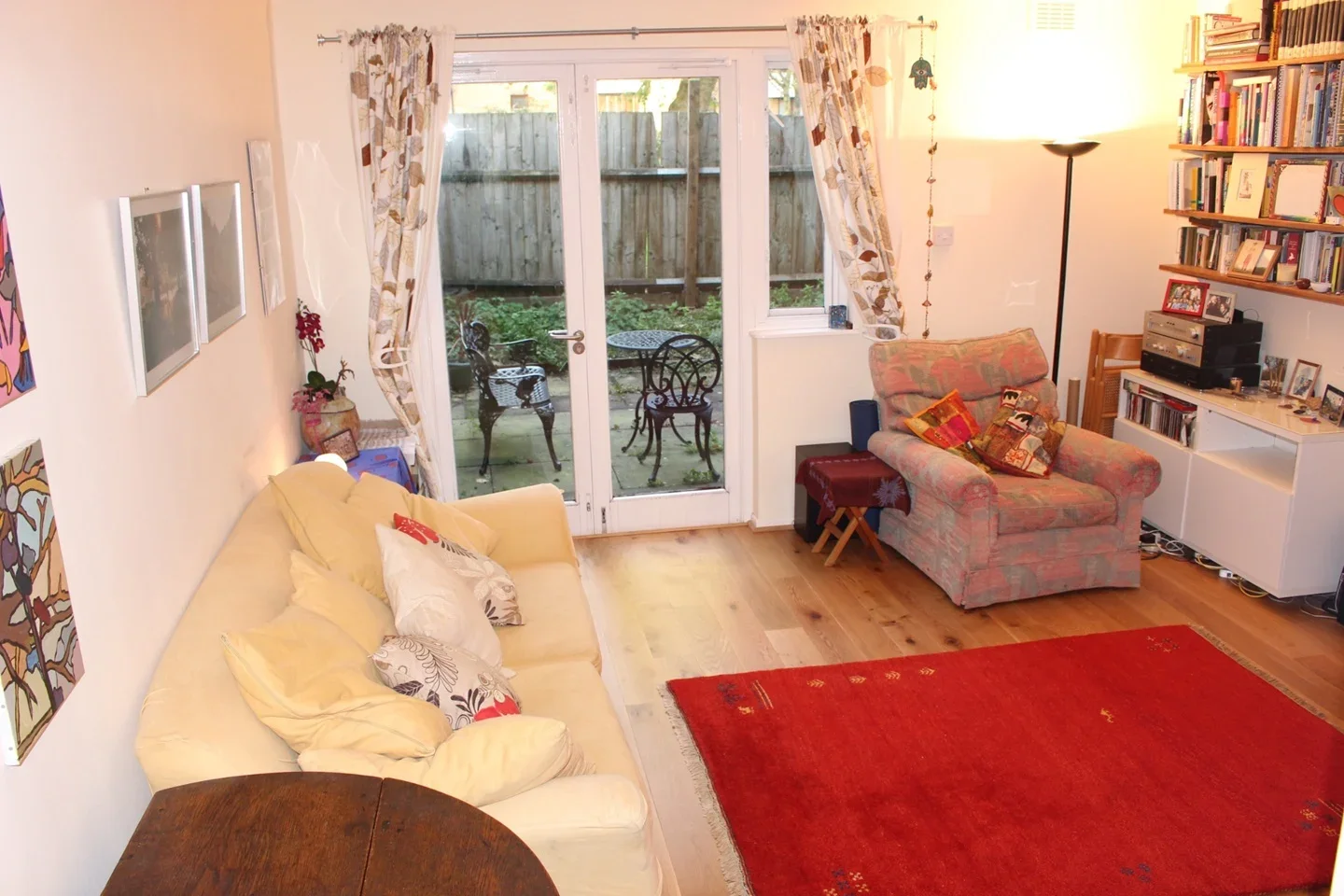 Flat Hargrave Park in Greater London
