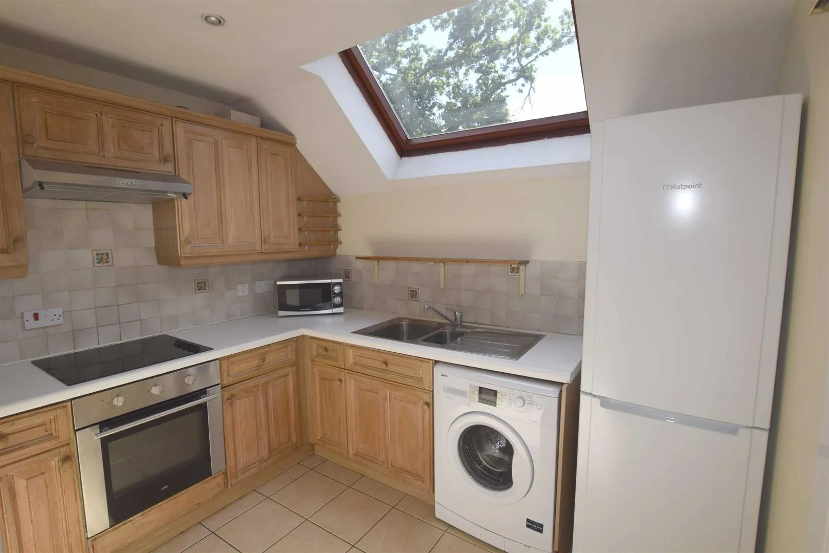Flat Barton Close in Greater London