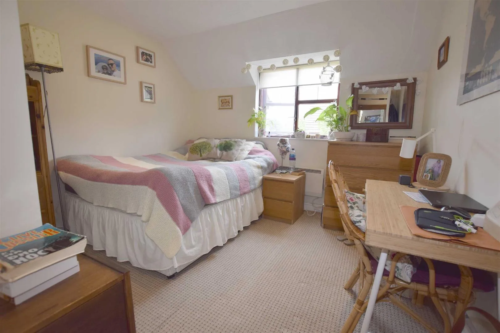 Flat Barton Close in Greater London
