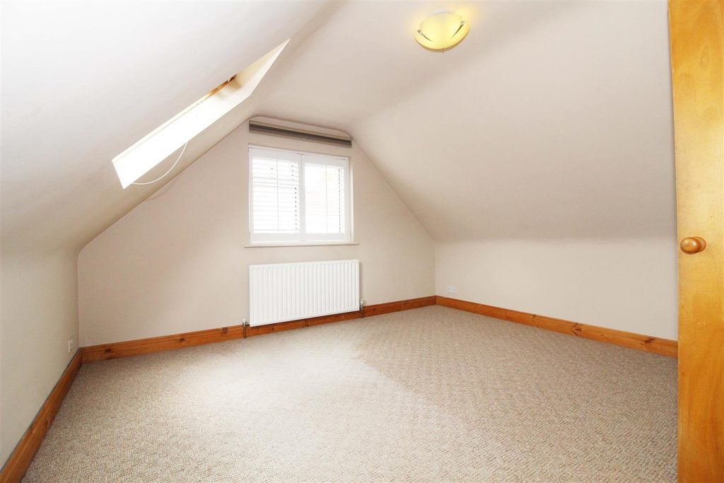 House Elmbrook Road in Greater London