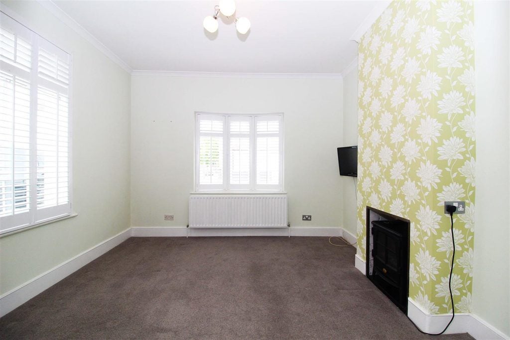 House Elmbrook Road in Greater London