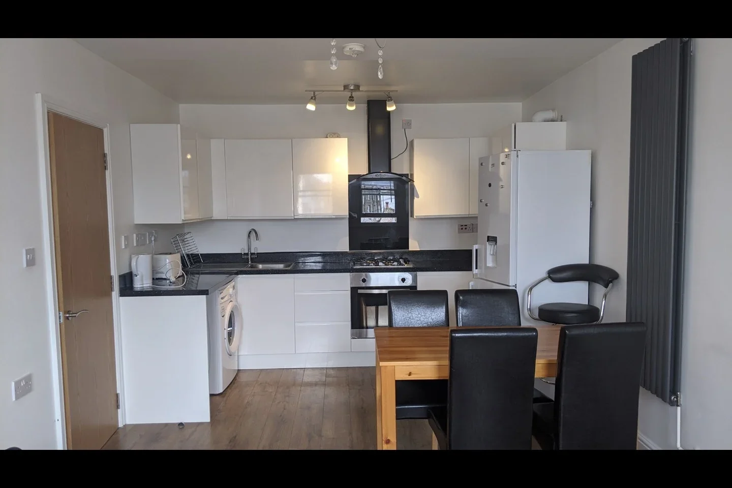 Flat Coldharbour Lane in Greater London