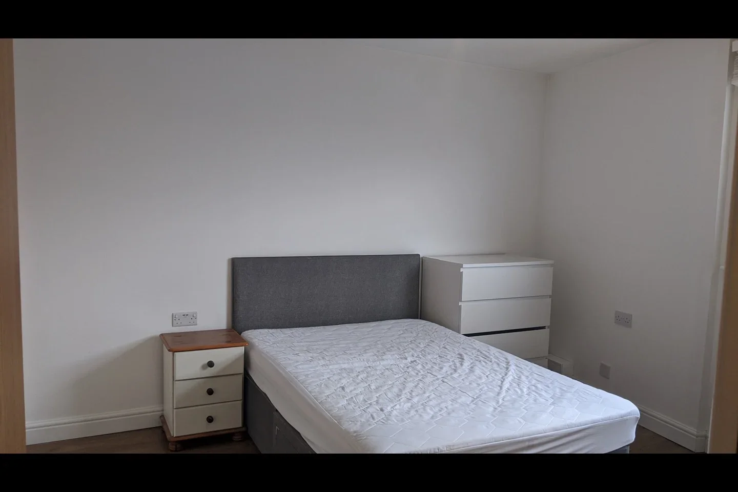 Flat Coldharbour Lane in Greater London