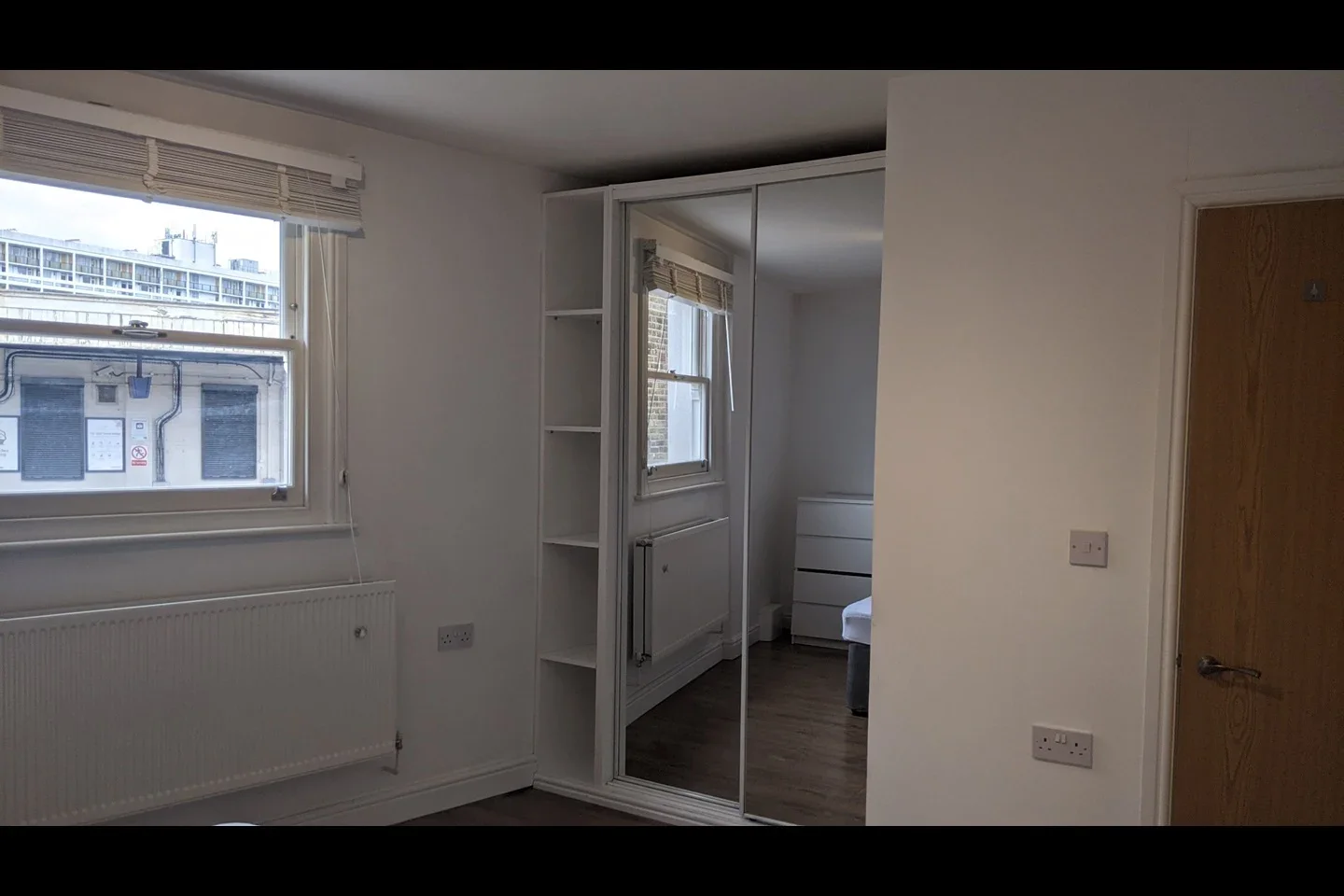 Flat Coldharbour Lane in Greater London