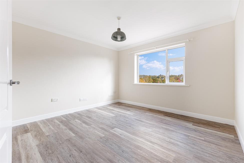 Flat Windermere Avenue in Cardiff
