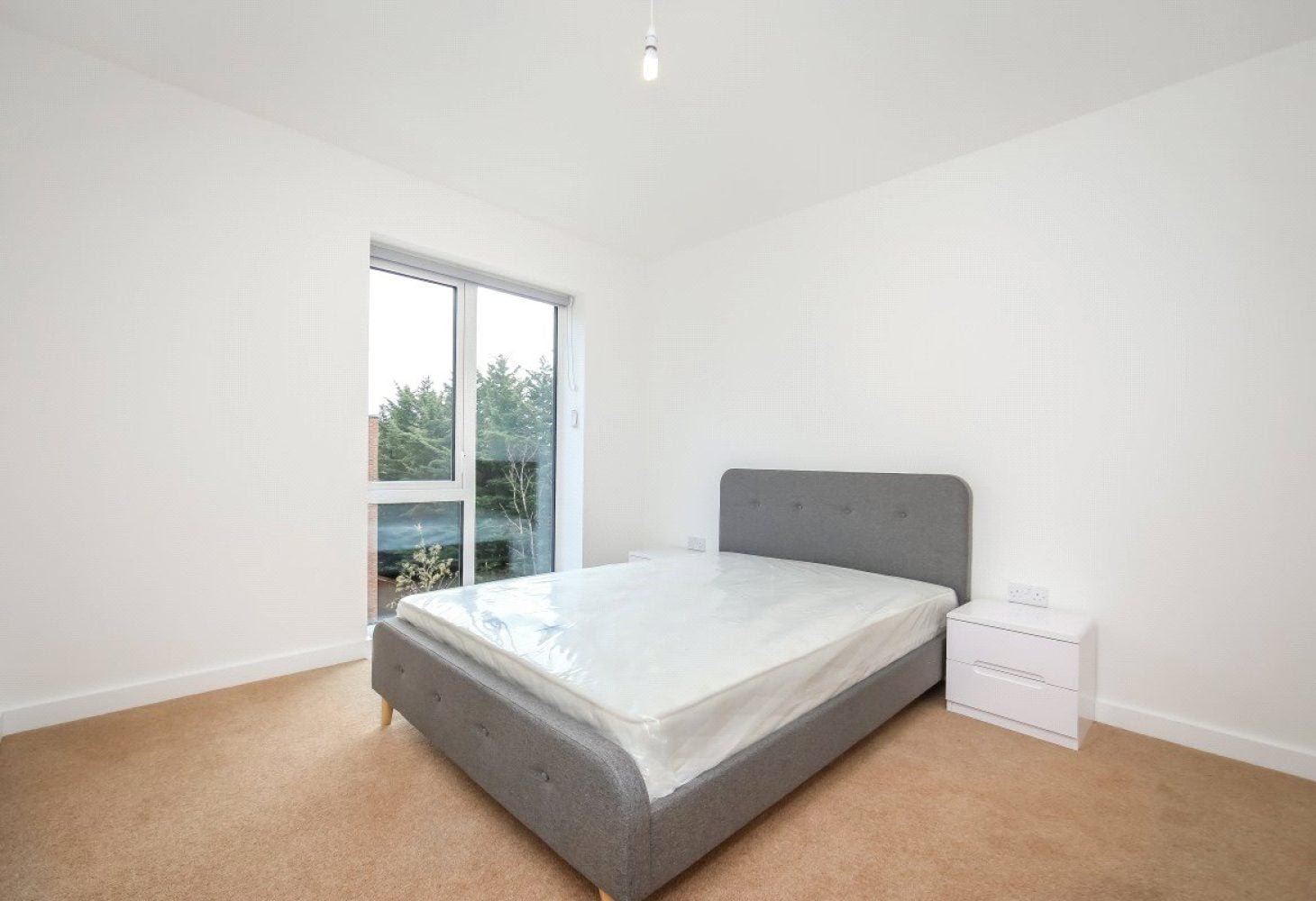 Flat Cezanne Road in Greater London