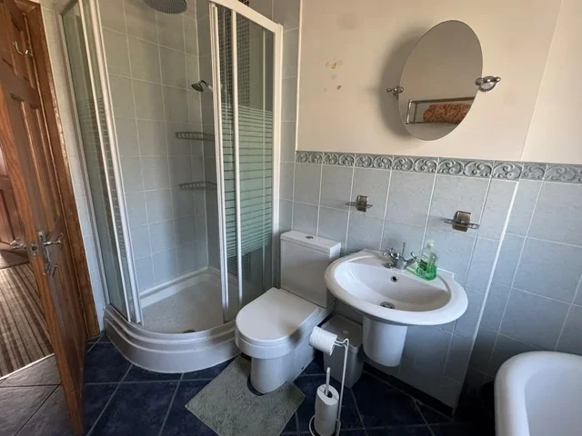Room Iris Crescent in Greater London