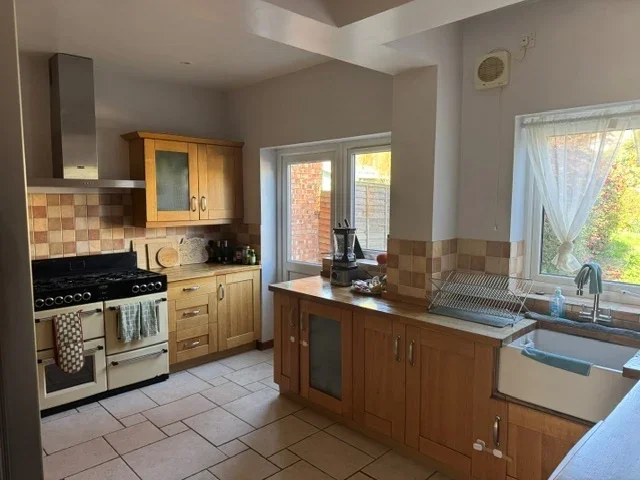 Room Iris Crescent in Greater London