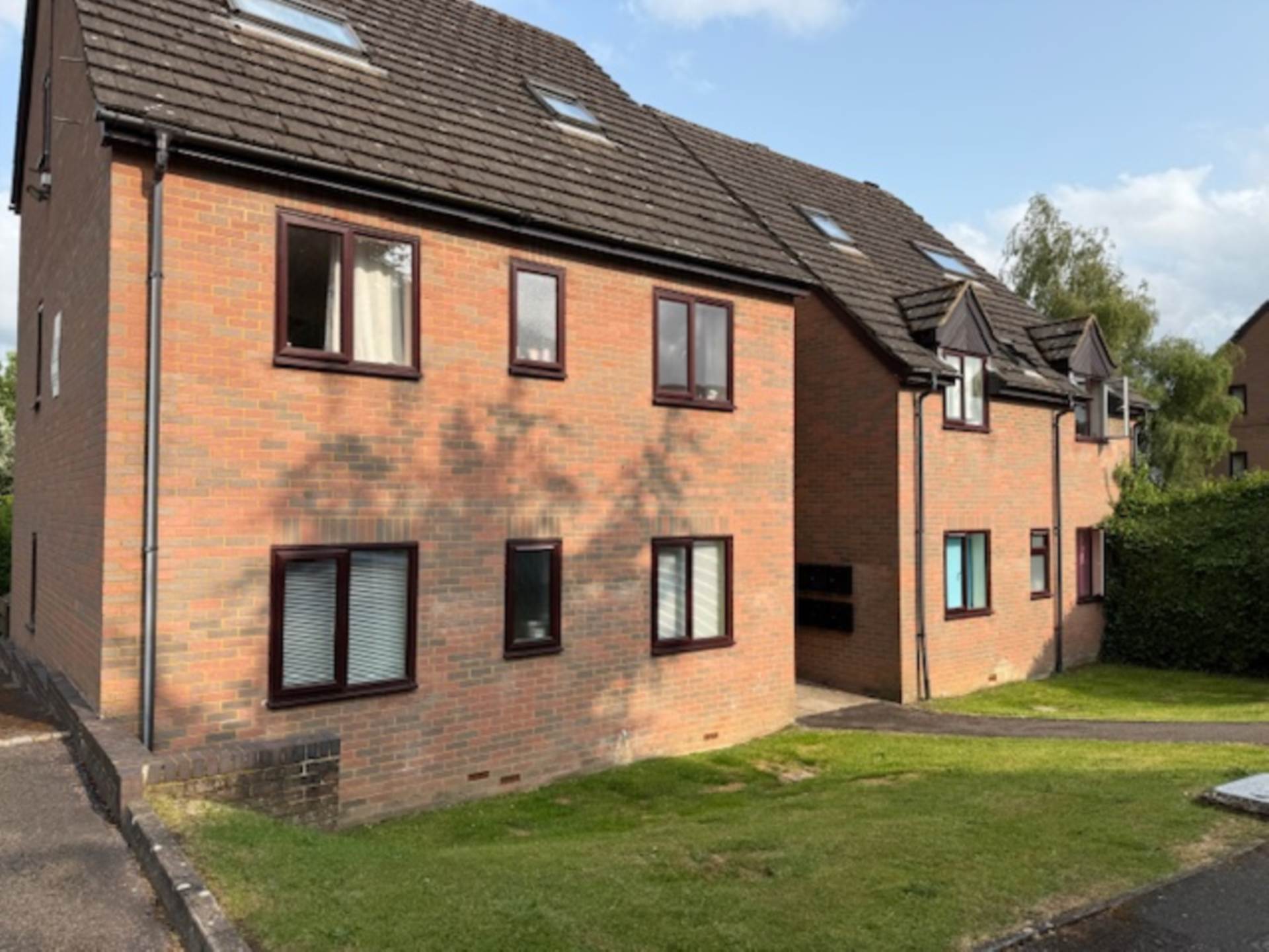 Flat Windrush Court in High Wycombe Community Board