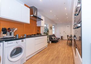 Room Nelgarde Road in Greater London