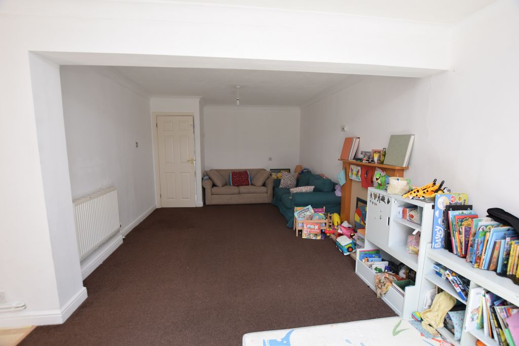 House Mynn Crescent in Maidstone