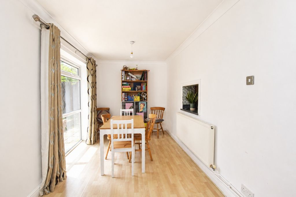 House Mynn Crescent in Maidstone