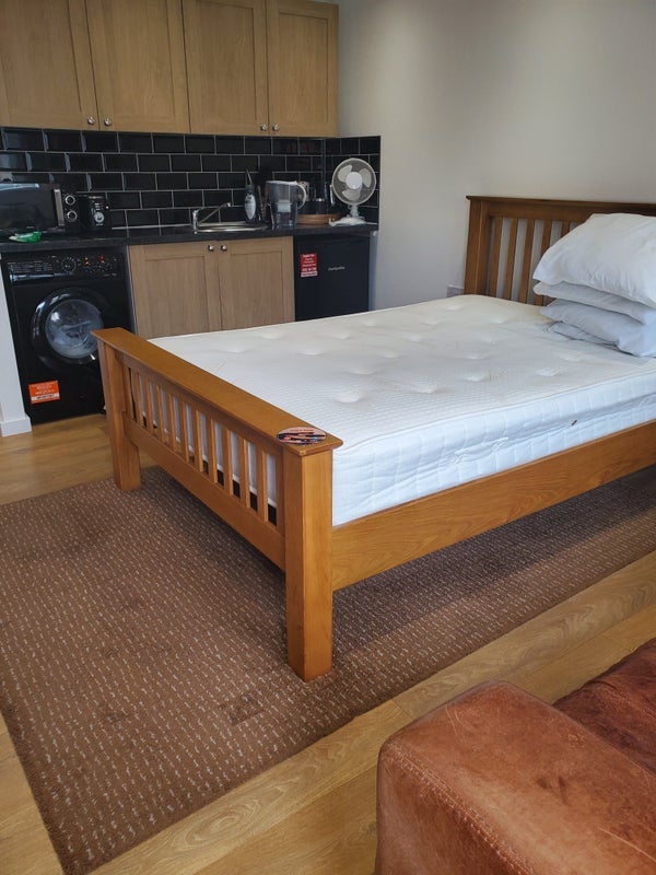 Room Heyford Avenue in Bristol