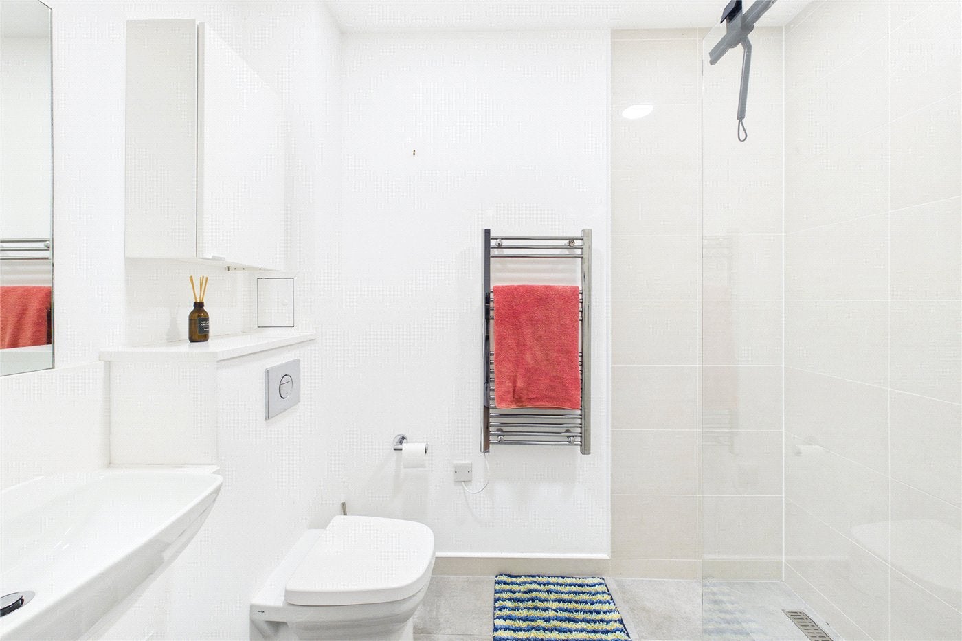 Flat Adare Walk in Greater London