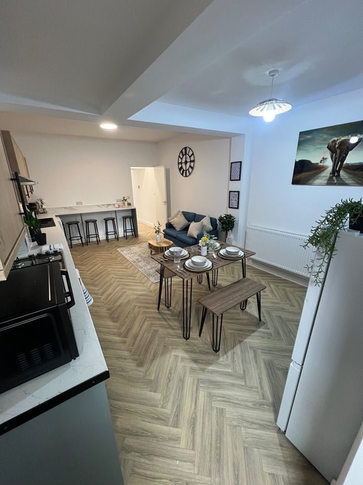 Room Lloyd Street in Derby