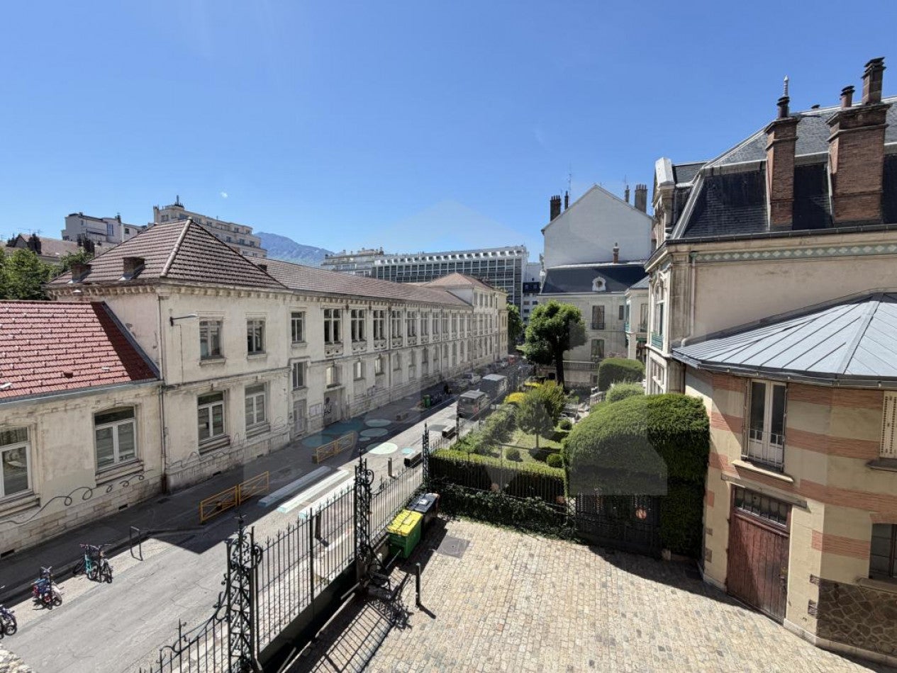 Flat Rue Maréchal Dode in Grenoble