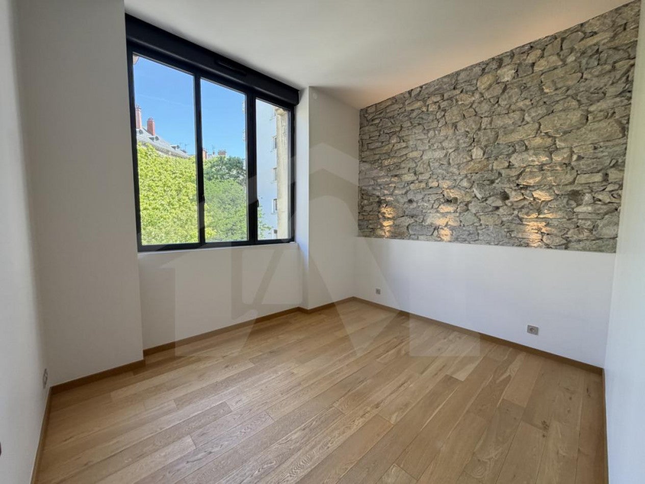 Flat Rue Maréchal Dode in Grenoble