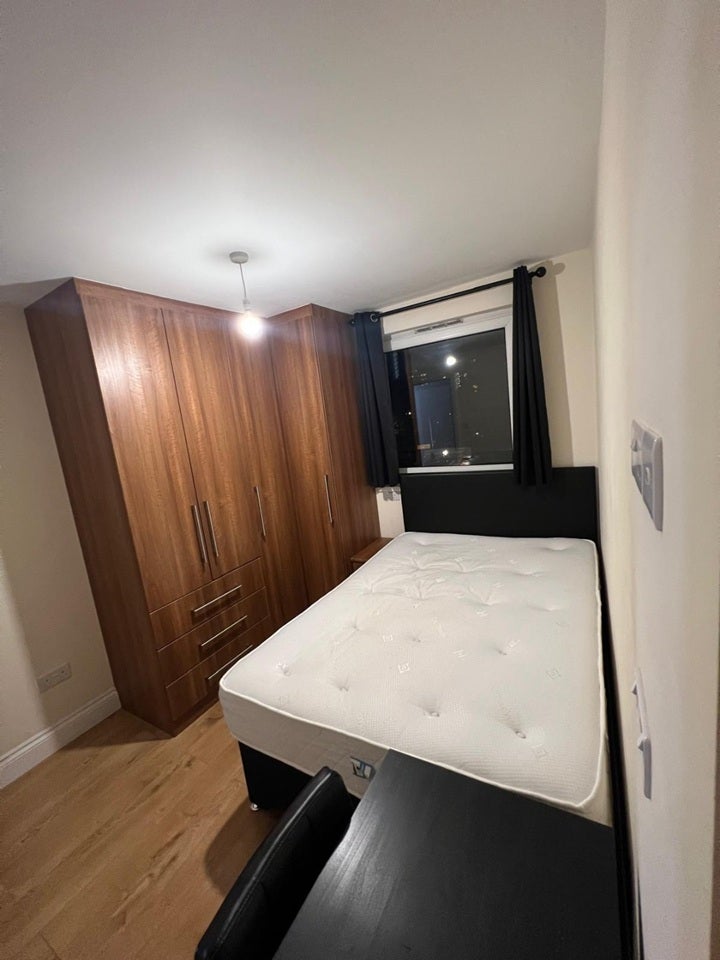 Flat Gernon Road in Greater London