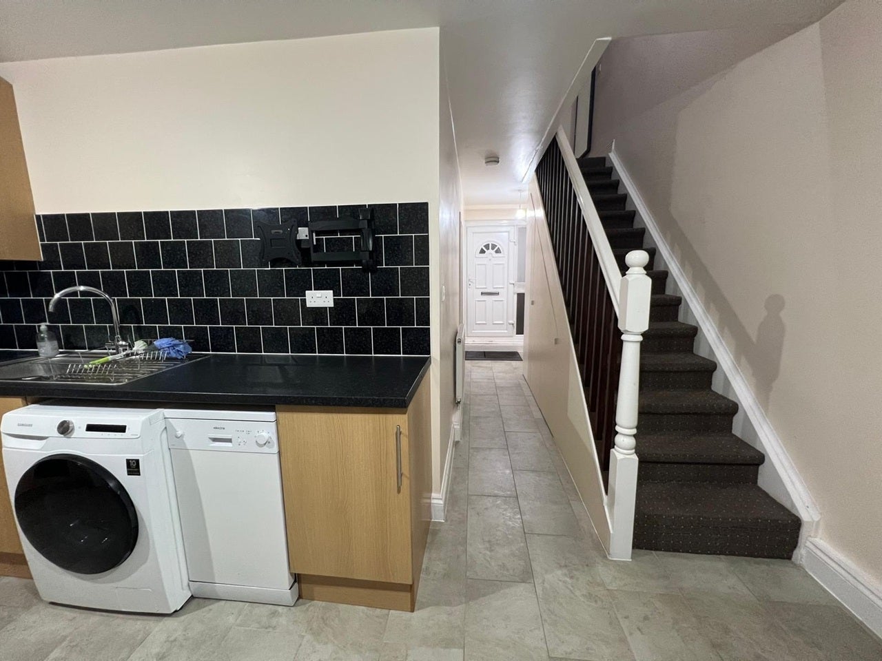 Flat Gernon Road in Greater London