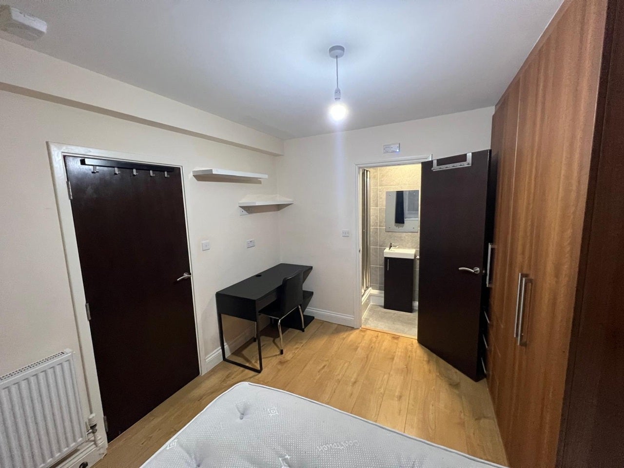 Flat Gernon Road in Greater London