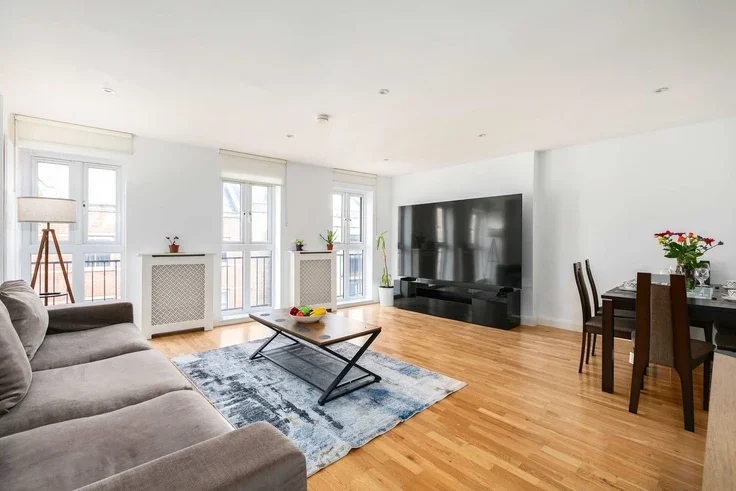 Flat Pitfield Street in Greater London