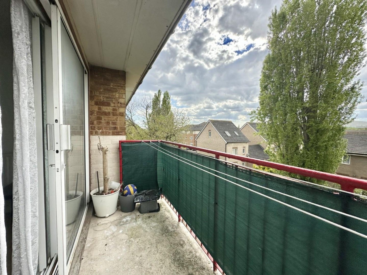 Flat Bourne Avenue in Greater London